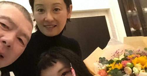 58岁猛然回春的徐帆,亲手撕碎冯小刚体面,养女长相只是冰山一角