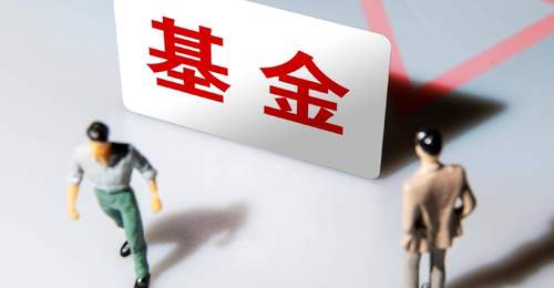 公募二季报观察:AI硬科技成重仓主角,传统板块遭资金分流引市场分化