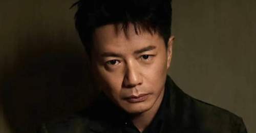 段奕宏亮相多元活动分享生活状态:我不善饮酒也不独酌,但爱看着朋友小聚畅饮