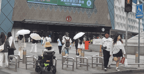 广州商场频现“霸王桩”,市民直呼出行不便!南都记者调查