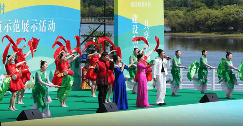 黑龙江省第七届农民文化艺术展演示范展示活动（饶河站）火热开启