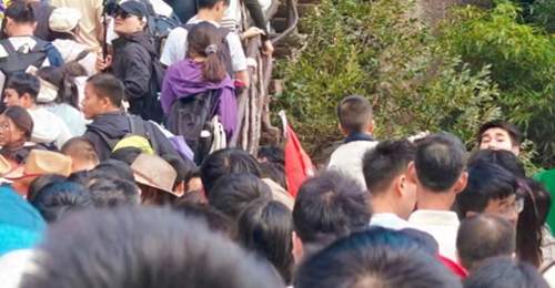 百万吐槽刷屏,景区千景一面,二十亿古城巨亏谁来整改?