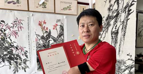 43岁无手考生今天拿到博士录取通知书:“要给残疾孩子打个样儿!”
