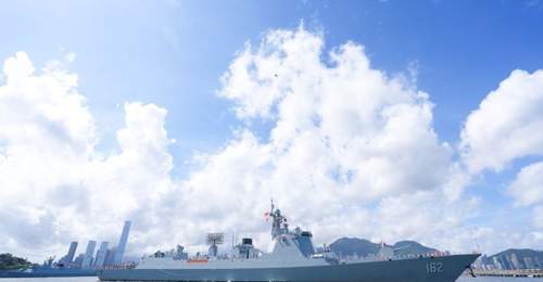 海军舰艇编队在香港举行甲板招待会