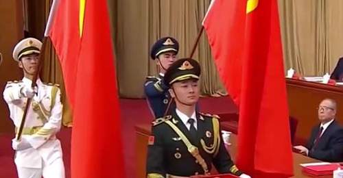 追光的你丨总书记向他们颁授勋章