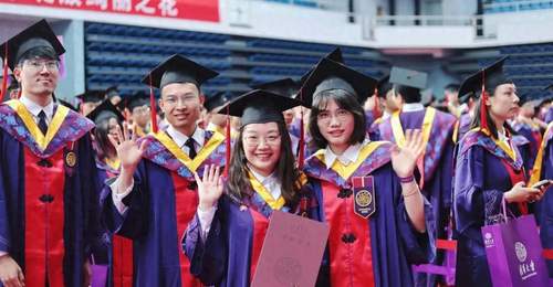 清华大学:截至2026年6月,毕业生国内重点单位就业率连续16年超过80%,赴西藏、青海、新疆等地区就业人数较去年同期显著提升