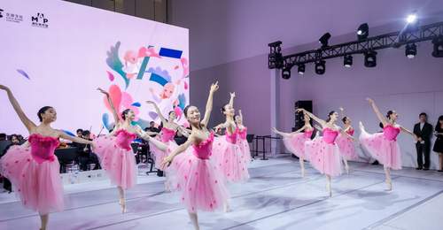浦东美术馆五周年:艺术种子粲然绽放,从白盒子走向水岸生态