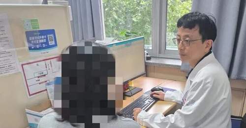 去年夏天住了一次农家乐,27岁女子全身瘙痒,今年还在跑医院!医生:出游住宿一个细节要注意