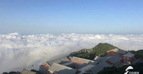 泰山云海:古建仙境,人间天上