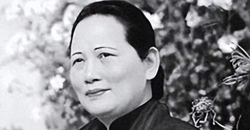 宋庆龄晚年忆毛主席 坦言纪念碑八字寄家国情怀