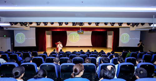 上海书展宝山区分会场“读书月”邀你参与:近百场阅读活动解锁多元体验,心愿卡互动、名家展等精彩轮番上演
