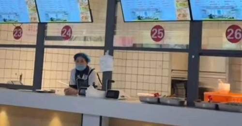 徐州女孩求学南通 家人集体承包校园食堂档口 多元参与的温暖日常引同学追捧
