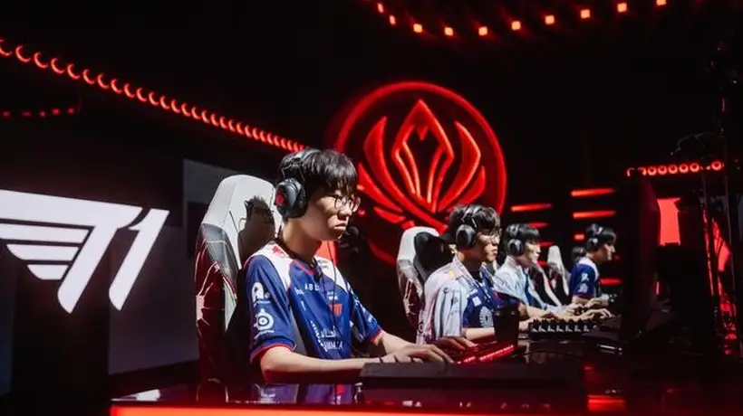 Faker瑞兹灵车送人头,Keria自称历史第一辅助,T1全员打鸡血