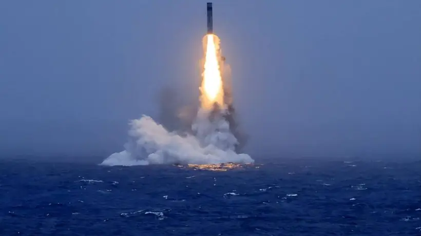 新一轮潜射战略导弹试射成功,普京将给中国送上一份大礼,内容让日本失望!