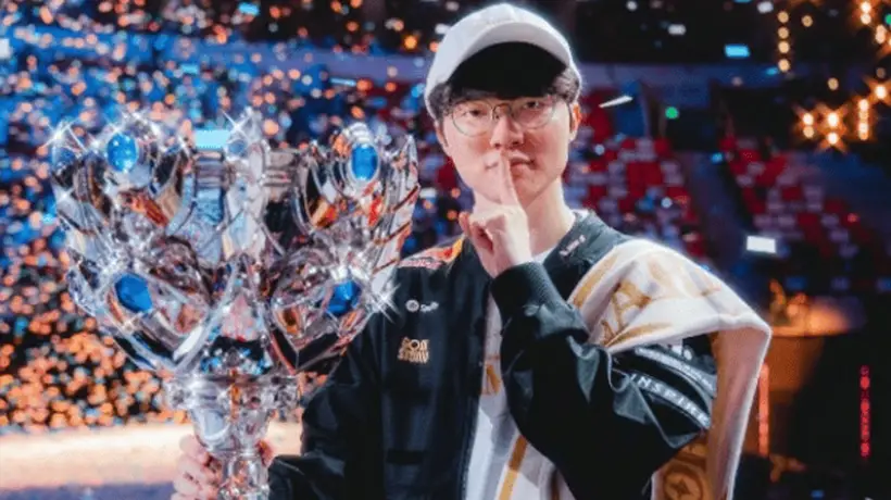 LPL网友吐槽拳头定制T1冠军,韩国媒体嘲讽,可见他们有多害怕faker