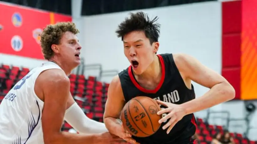 杨瀚森夏联后有针对性特训 开拓者不希望他打世预赛