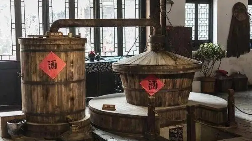 参与传统白酒蒸馏技艺，解锁实操性甑桶蒸馏全流程