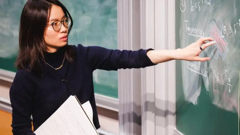 围观数学圈舆论风波:王虹获奖后没对立,网友凭流量挑刺韦东奕太外行