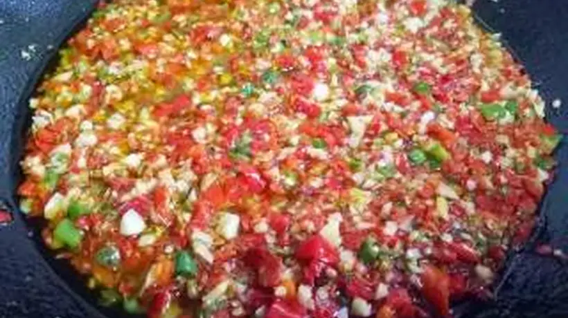 上手做一罐厨房万能辣椒油吧！简单几步get拌面炒菜都香的居家美味