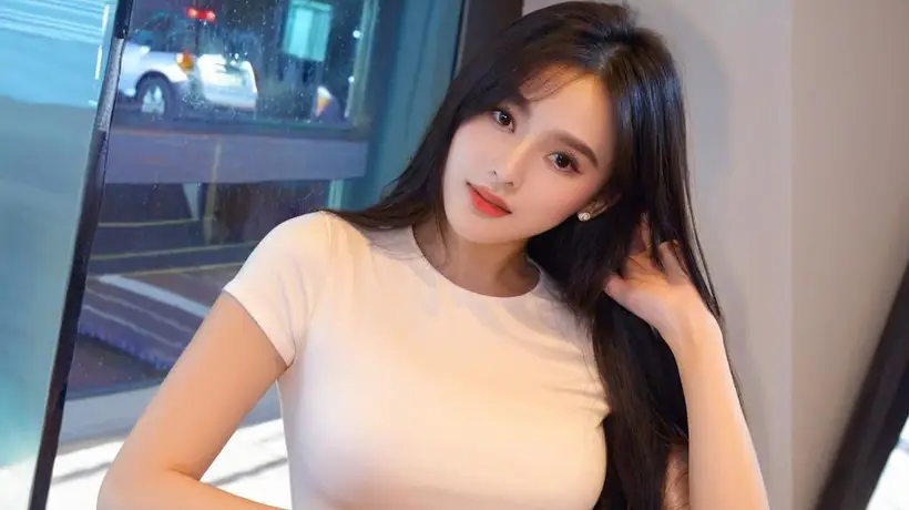 病房夜话见亲情：父留旧军衣，儿女共守爱与成全