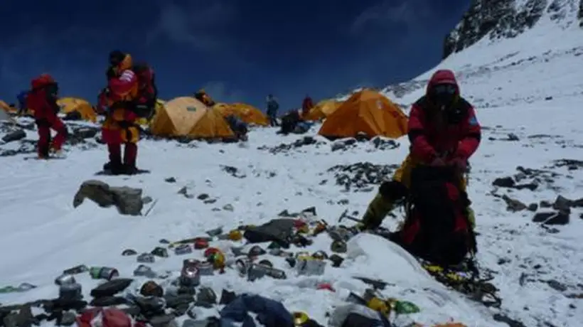 她踏遍全球高峰终成传奇 冰封珠峰多年成登山者引航坐标