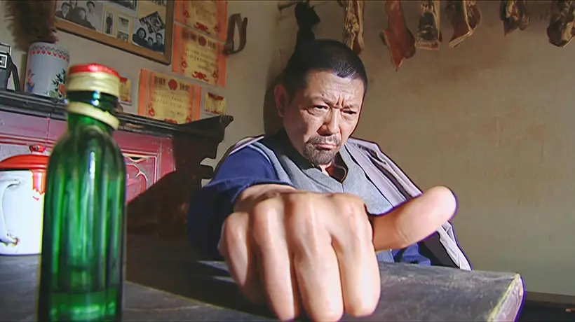 许三多父亲为什么那么执着于让儿子当兵?毕竟当兵也没啥好处