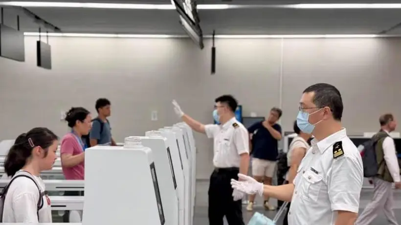 上海邮轮暑运高峰单日出入境破2.6万人次,海关科技赋能“通得快、管得好”