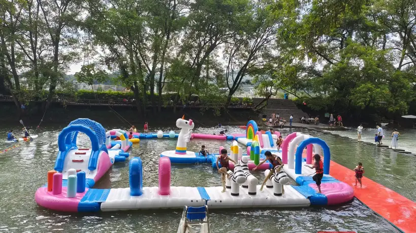 来咸安玩清凉多元活动 体验溯溪泡泉森氧避暑乐趣
