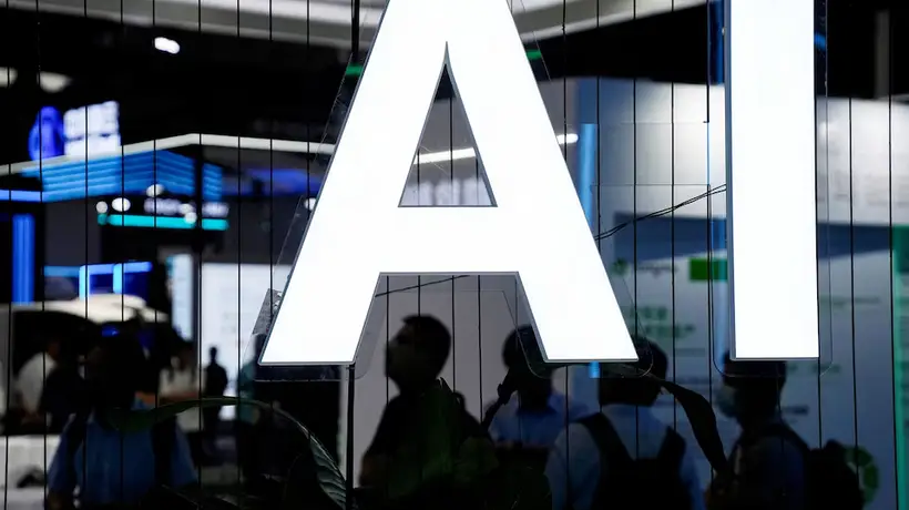 美前国防官员撰文炒作中国AI威胁遭批 硅谷近200家初创企业创始人致信反对政府断供中国开放权重模型 黄仁勋直言中国AI模型相当出色开放性提升安全