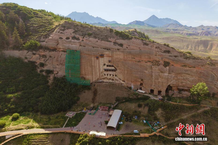 镶嵌在祁连崖壁的千年马蹄寺保护修缮工程即将完工