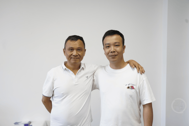 载“李要得”进藏的“黄色法拉利”运抵重庆，两位的哥感慨：这趟能吹一辈子