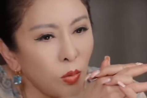 向太说施南生恋爱脑，倾尽半生深情守护徐克，和自己深爱向华强一样