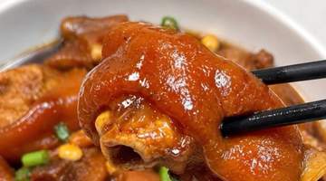 黄豆炖猪蹄:软糯脱骨,一口沦陷的家常硬菜