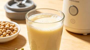 原创这杯豆浆,祛湿、控糖、养脾胃!绿豆配鹰嘴豆,打出来香浓顺滑