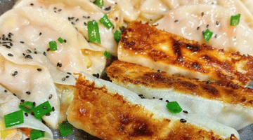 铁板滋香慢煎饺底,爆汁锅贴解锁山城地道风味