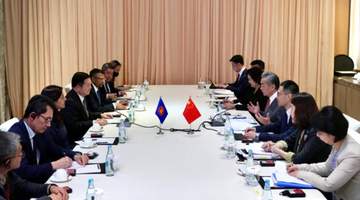 王毅晤东盟秘书长明确警告外部势力插手南海危害，多国参会嘉宾热议菲律宾两面外交的现实困境