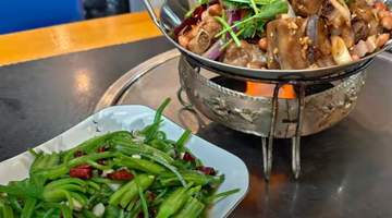 丽江雨季野生菌火锅全攻略:安全寻味大研古城觅食指南
