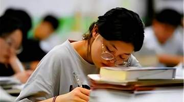 中考708分的她偷偷改了志愿 如今在智造实训车间发光成最受欢迎的“潜力股”