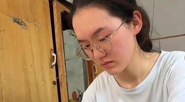 高考699分女孩报清华却被网暴,到底是谁在替她“不配”?