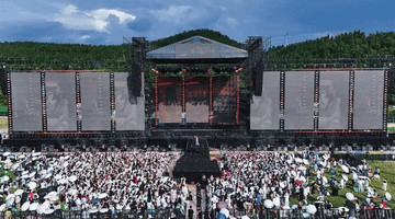 蓝鲸音乐嘉年华首日嗨翻全城!超万名乐迷点亮旌城夏夜