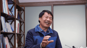 外卖骑手获鲁迅文学奖，低处飞行也能抵达人生高处 |新京报快评