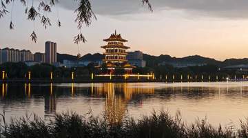铜城夏夜：烟火与时尚交织的惬意时光
