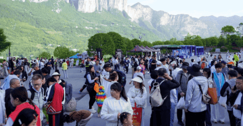 恩施“铁腕治旅”背后:游客吐槽频发,旅游人次增速连续两年下滑
