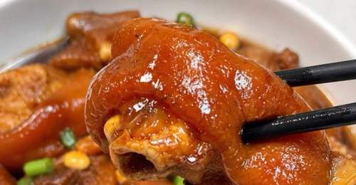 黄豆炖猪蹄:软糯脱骨,一口沦陷的家常硬菜