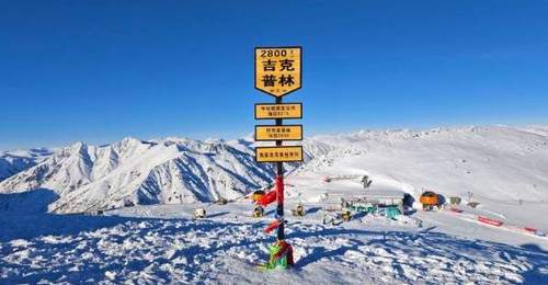 在金色白桦与雪峰之间:一位阿勒泰本地人的四季漫游指南