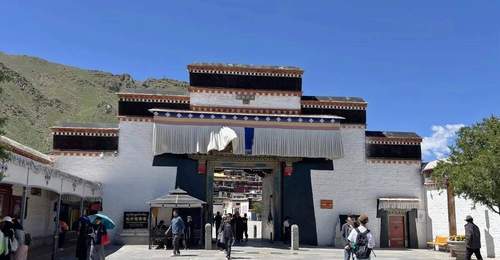 逛扎什伦布寺 感受后藏中心日喀则班禅驻锡地的古朴魅力