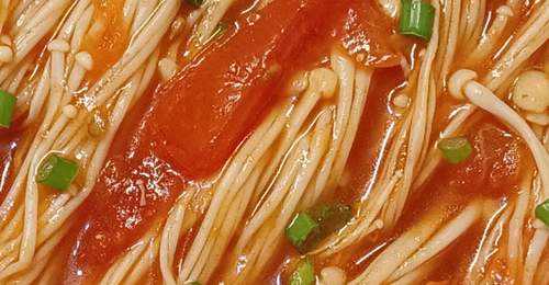 亲手焖出酸甜鲜醇的番茄金针菇 拌米饭超下饭的家常暖心食单