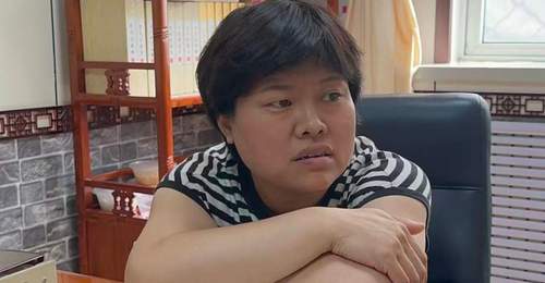 想get酸甜清爽不流汤的糖拌西红柿?跟着周荣素的私藏小步骤,裹油锁汁选对果,上桌就能享冰爽好滋味