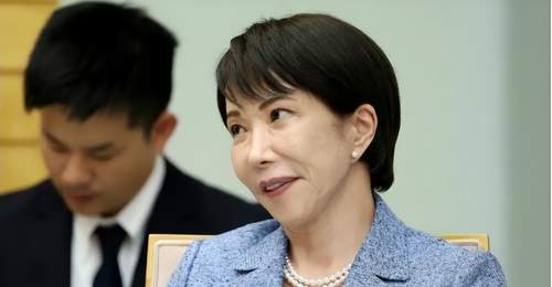 唯独中国交5倍签证费?高市不听岸田劝告,中方对日本改了称呼!