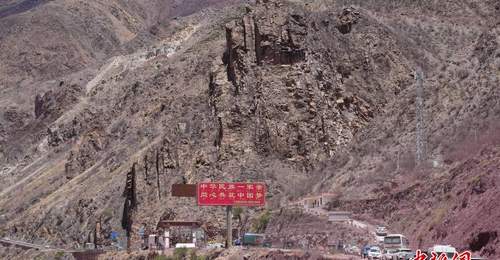 滇藏公路通车50周年:穿越横断山的现代之路